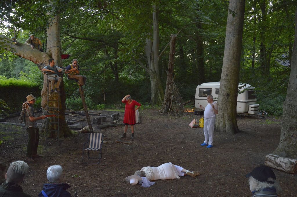 Impressie 3 voorstelling Het Bos van Dode Liefjes