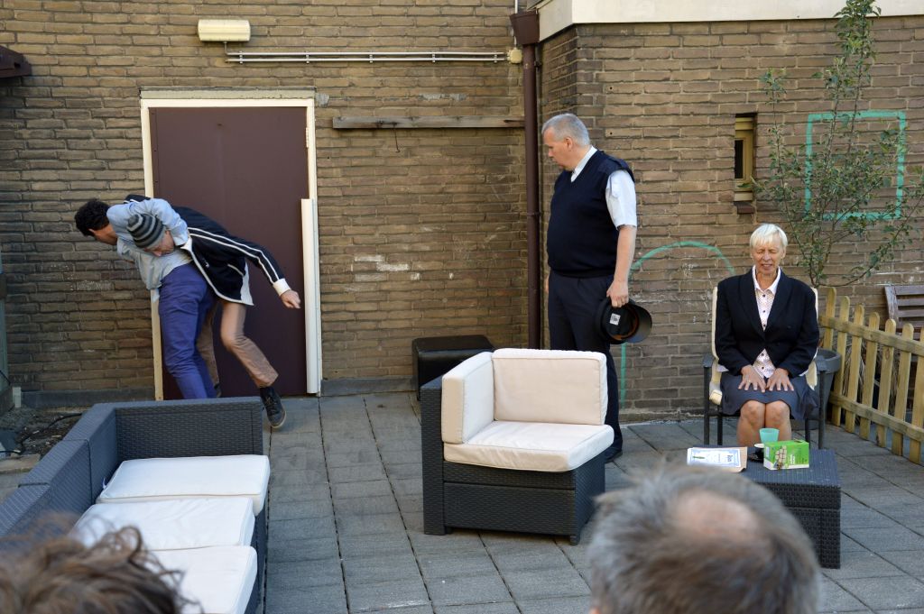 Impressie 8 van voorstelling: Bij het kanaal naar links